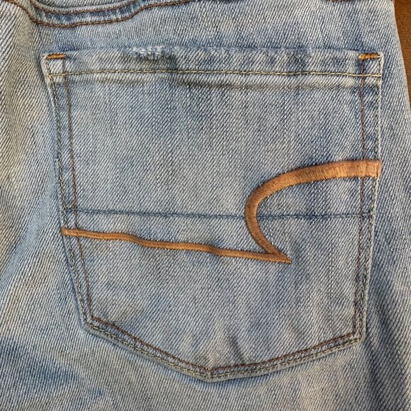 American Eagle Outfitters Stretch Skinny Distressed Light Blue Jeans Size 2 - Picture 13 of 13